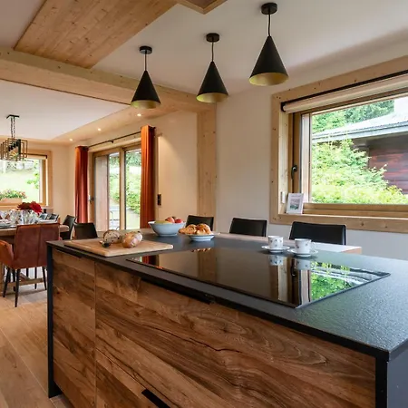 Familial Fleurs Des Bois - Rochebrune Chalet