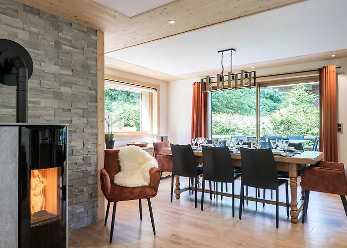 Familial Fleurs Des Bois - Rochebrune Dağ evi